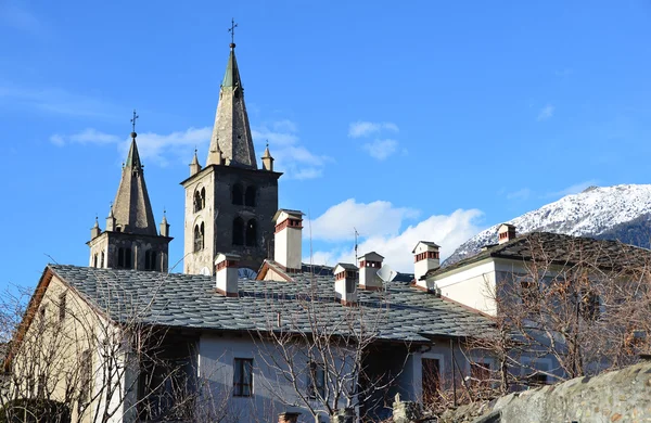 Itálie, katedrála v Aosta — Stock fotografie