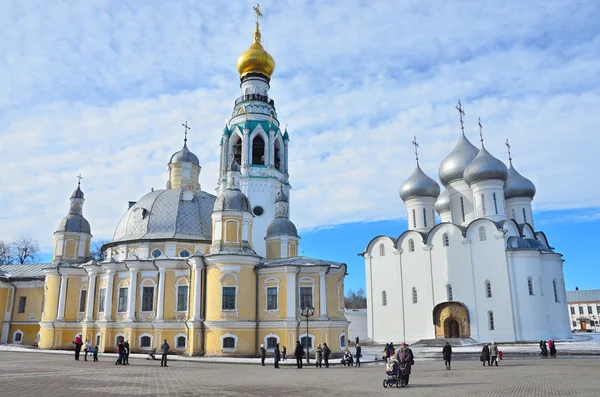 Vologda, piazza Sobornaya, Cattedrale della Resurrezione e Cattedrale di Santa Sofia nel Cremlino — Foto Stock