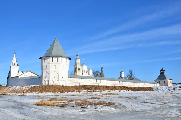 Mosteiro de Spaso-Prilutsky em Vologda no início da primavera — Fotografia de Stock