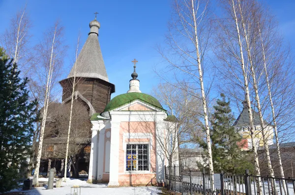 Monasterio de Spaso-Prilutsky en Vologda a principios de primavera — Foto de Stock