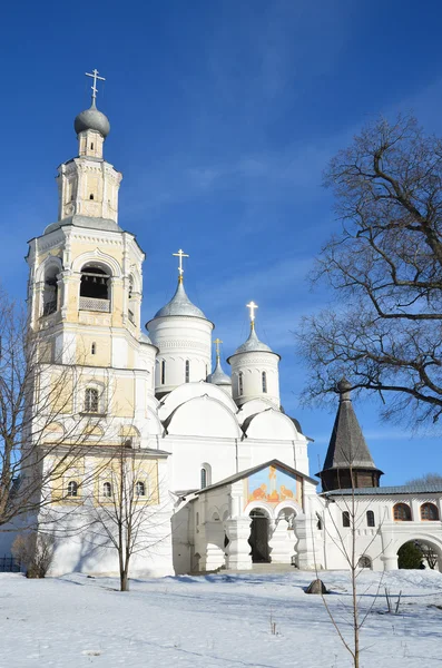 Спасо-Прилуцкий монастырь в Вологде ранней весной — стоковое фото
