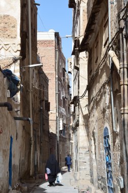 Yemen, sana'a, eski şehrin dar sokak