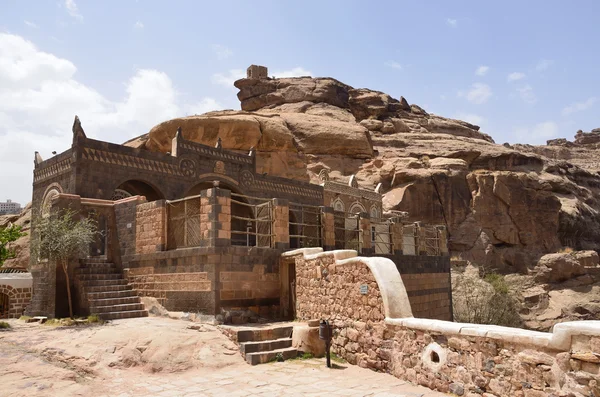 Jemen, slotten av Imamen i wadi dhar i sana'a, extra konstruktioner — Stockfoto