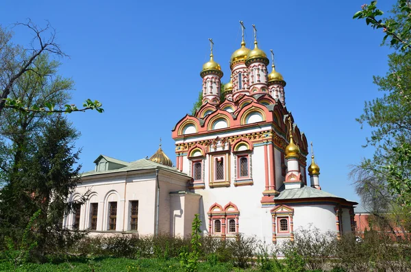 Iglesia de San Nicolás en Bersenevka en el Alto Sadovniki, Moscú, Rusia — Foto de Stock