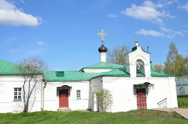 Church of Sreteniya Gospodnya (the purification) with the Hospital Corps in Aleksandrovskaya Sloboda, Vladimir region, Golden ring of Russia — Stock Photo, Image