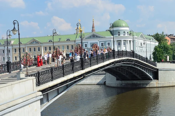 Москва, Лужковский мост — стоковое фото