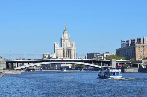 Ponte Bolshoy krasnokholmsky a Mosca — Foto Stock