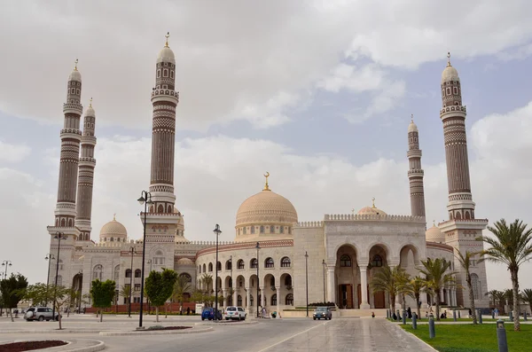 サナア、イエメン: アル ・ サレ モスク — ストック写真