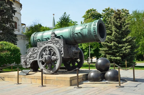 Tsar-pushka (kung-cannon) i Kreml. Ryssland — Stockfoto