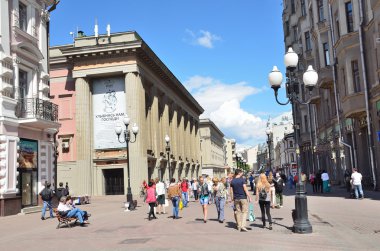 Moskova, arbat sokak, vahtangov tiyatro