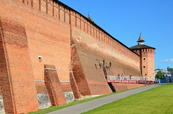 Kolomna Kremlin wall, Mthajlovskie gate — Stock Photo, Image