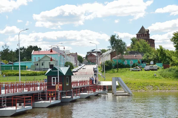 Bobrenevskyi adjustable floating bridge in Kolomna, Moscow region — Stock Photo, Image