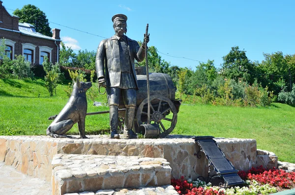 Kolomna, russland, 29. juni 2014, russische szene: niemand, "wasserträger", skulptur in kolomna — Stockfoto