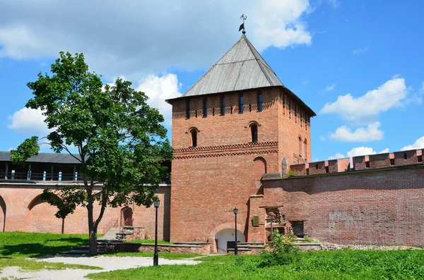 Vladimirskaya tower of the Novgorod Kremlin, Russia — Stockfoto