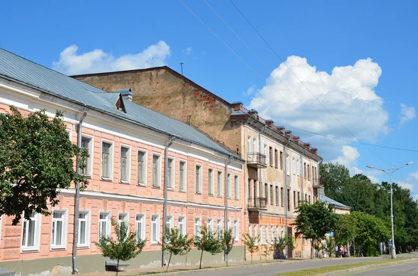 Россия, улица Ильина на торговой стороне в Новгороде Великий — стоковое фото