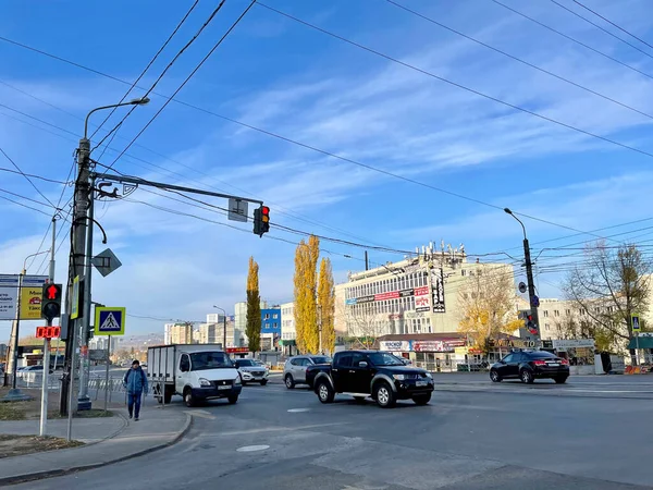ウファ バシュコルトスタン共和国 ロシア 2021年10月17日 ウファのカライデルスカヤ通りとメンデレーエフ通りの交差点 — ストック写真