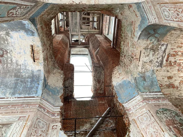 聖ニコラスのアルグノフスキー教会の破壊された鐘楼の断片 ロシア ウラジミール地方 文化10年 1813年 — ストック写真