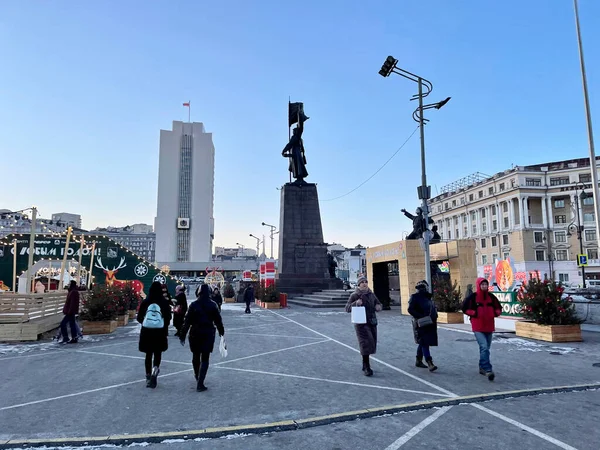 Vladivostok Rusia Enero 2022 Gente Plaza Los Combatientes Revolución Una — Foto de Stock