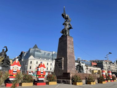 Vladivostok, Rusya, 31 Ocak 2022. Rusya, Vladivostok. Devrimin Savaşçıları Meydanı, 2022 yılına göre dekore edilmiştir.