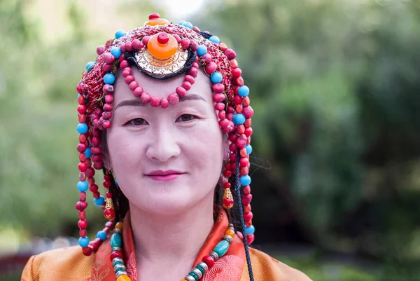 Lhasa Tibet China August 2018 Unidentified Chinese Model Tibetan Jewelry — стокове фото
