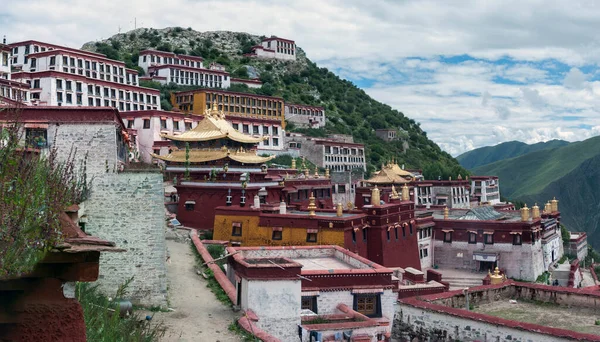 Lhasa Tibet China Agosto 2018 Monasterio Ganden Ubicado Cima Montaña — Foto de Stock