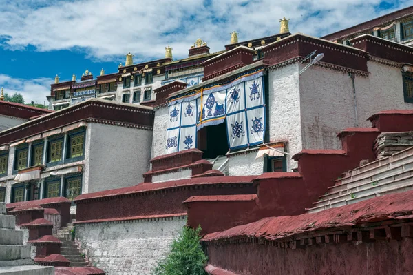 Lhasa Tibet China Agosto 2018 Mosteiro Ganden Localizado Topo Montanha — Fotografia de Stock