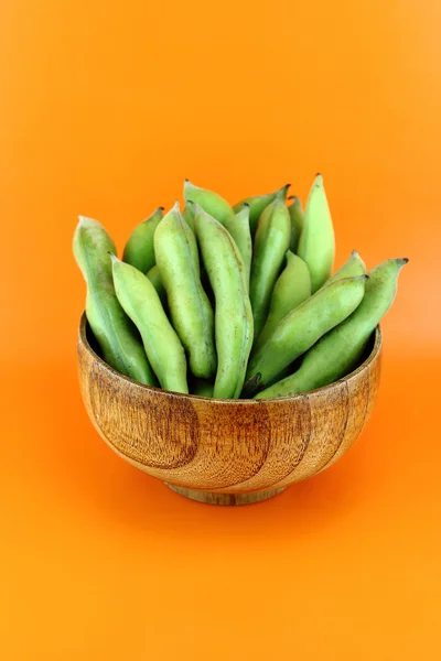 Broad bean pods and beans — Stock Photo, Image