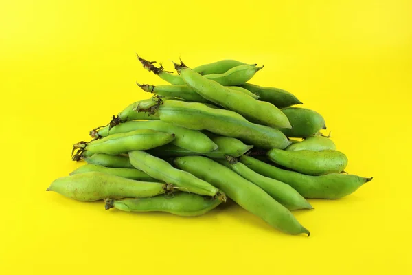 Broad bean pods and beans — Stock Photo, Image