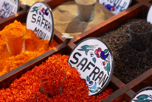 Gewürze auf dem Markt — Stockfoto