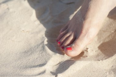 Kırmızı Tırnaklar