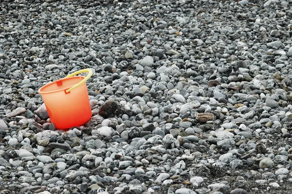 Cubo en la playa — Foto de Stock