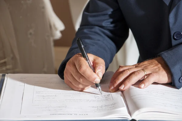 Firma de boda Imágenes de stock libres de derechos