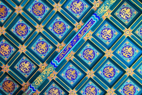 Detalhe das pinturas do telhado do palácio de verão — Fotografia de Stock