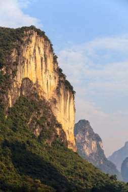 Sunrise bir kalker tepe üzerinde