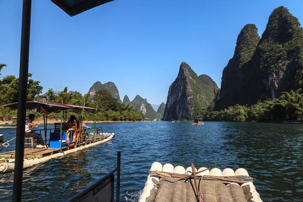 Tourist boats on the Li river — Stock Photo, Image