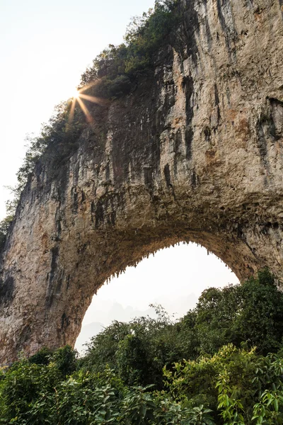 在亚洲的石灰岩拱 — 图库照片