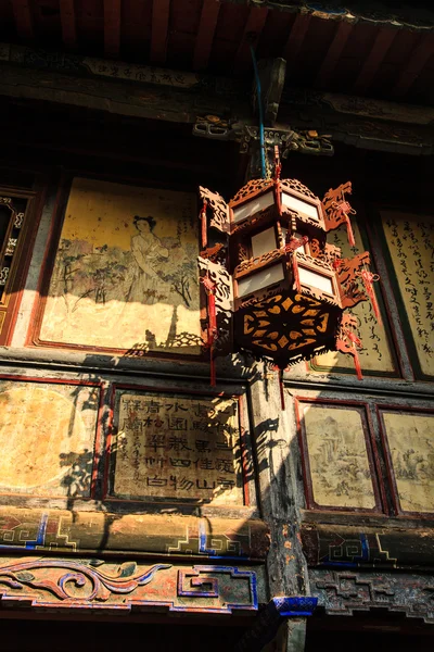 Antike Wandmalerei an einem Tempel in China — Stockfoto