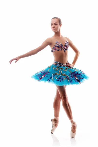 Hermosa bailarina de ballet aislada — Foto de Stock