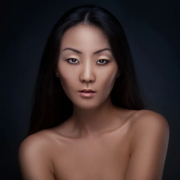 美丽的亚洲女孩的肖像 — 图库照片
