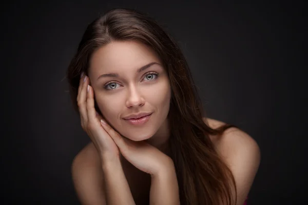 Portret van mooi meisje — Stockfoto