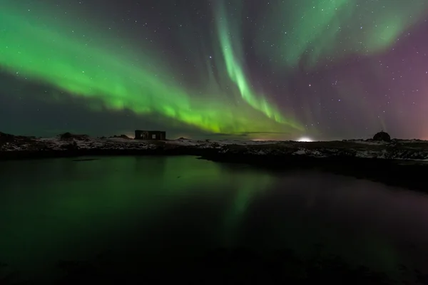 Kuzey ışıkları aurora — Stok fotoğraf