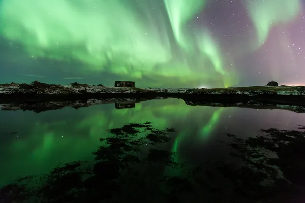 Kuzey ışıkları aurora — Stok fotoğraf