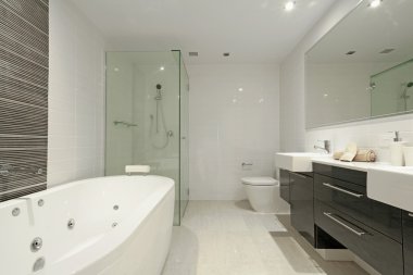 şık yeni ikiz banyo.