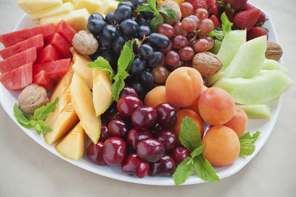 Placa de frutas de verão larga — Fotografia de Stock