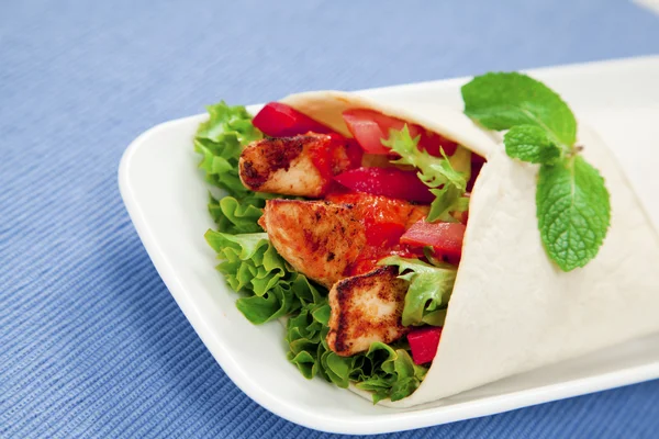 Chicken wrap — Stock Photo, Image