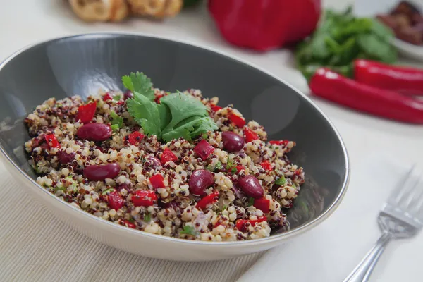 Quinoa yemek — Stok fotoğraf