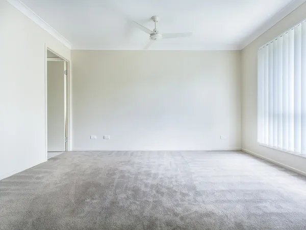 Empty bedroom — Stock Photo, Image