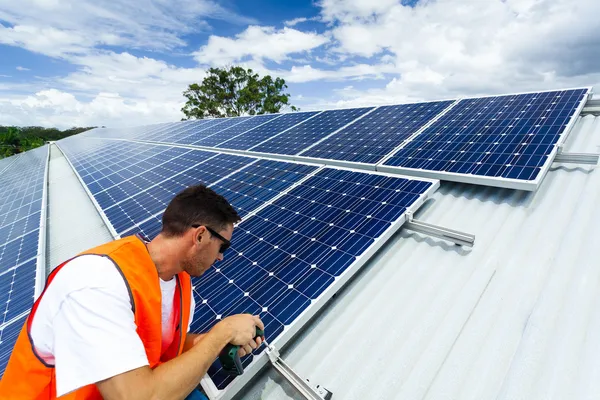 Instalación del panel solar — Foto de Stock