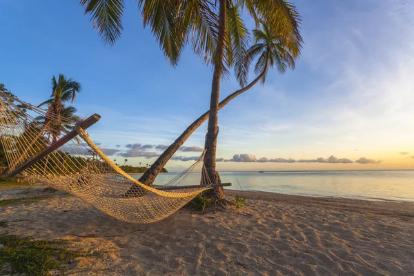 Coucher de soleil sur la plage — Photo