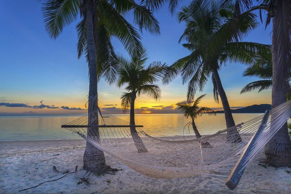 Coucher de soleil sur la plage — Photo